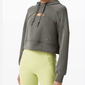 Lululemon Get Centred Crop Hoodie Gray/Sage sz 6